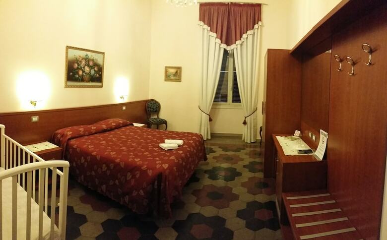 Hostal Principe Guesthouse