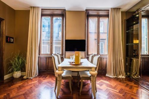 Hostal The Inn At The Spanish Steps