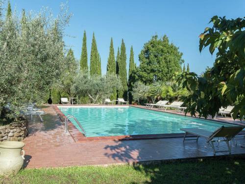 Luxurious Holiday Home In Sasso Pisano With Shared Pool