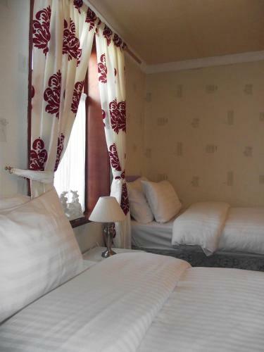 Hostal Fortuna House Hotel