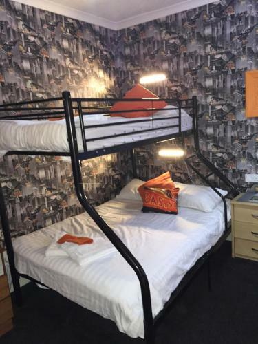 Hostal Bradleys Hotel