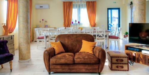 Hostal Pensiunea Agroturistica Floare De Camp
