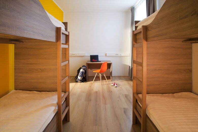 Uni Youth Hostel