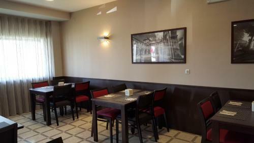Hotel Feira Pedra Bela