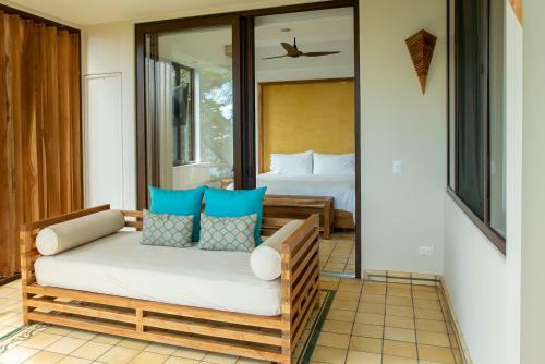 Hotel Arenas Del Mar Beachfront & Rainforest Resort