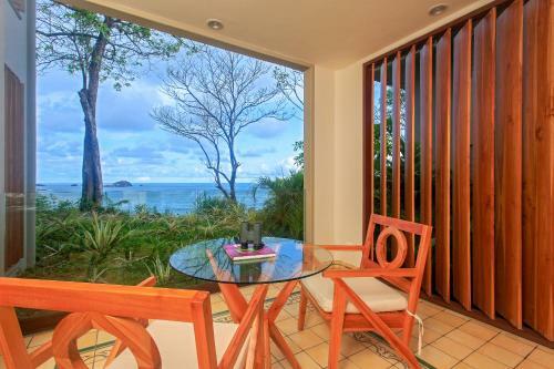 Hotel Arenas Del Mar Beachfront & Rainforest Resort