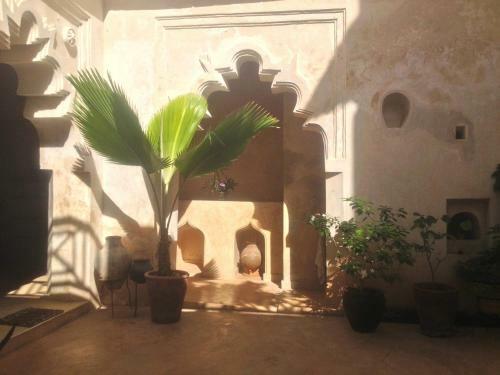 Bed & Breakfast Subira House