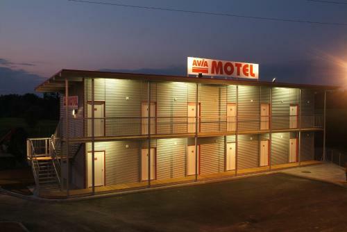 Avia Motel Gm�nd