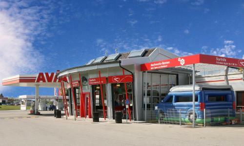 Avia Motel Gm�nd
