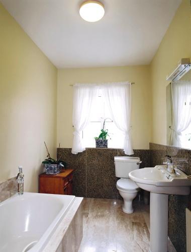 Bed & Breakfast Greenlawn Lodge