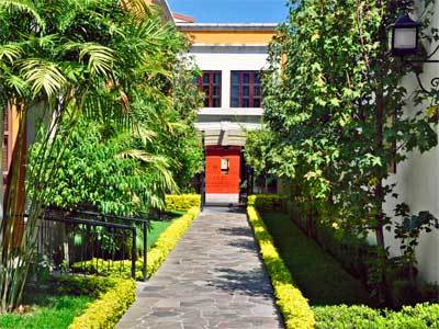 Los Abolengos, Grand Class Casona Hotel