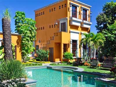 Los Abolengos, Grand Class Casona Hotel