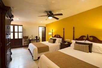 Los Abolengos, Grand Class Casona Hotel