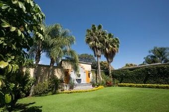 Los Abolengos, Grand Class Casona Hotel