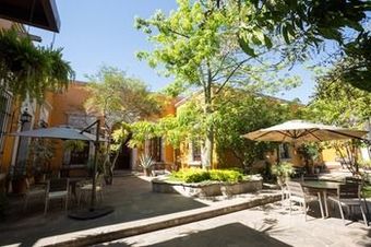 Los Abolengos, Grand Class Casona Hotel