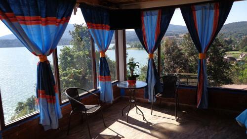 Hotel Caba�as Zirahu�n Cuin