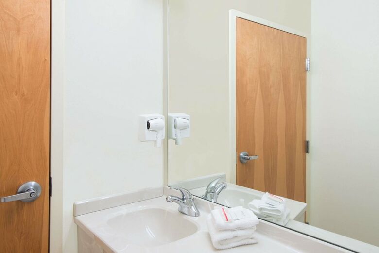 Hotel Microtel Inn & Suites By Wyndham Plattsburgh