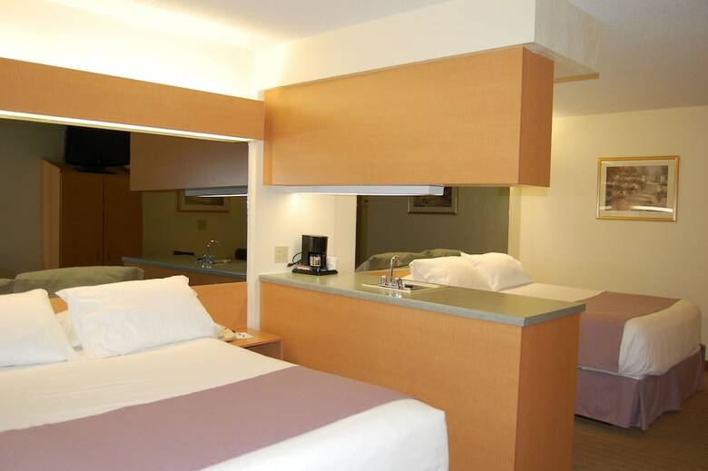 Hotel Microtel Inn & Suites By Wyndham Plattsburgh