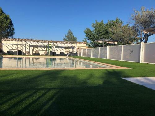 Hotel Le Mas Des Portes De Provence