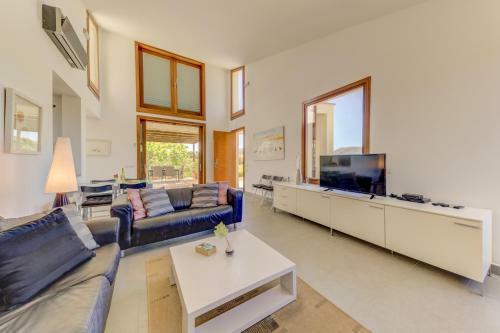 Es Barcares Villa Sleeps 4 Pool Air Con Wifi