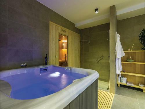 Five-bedroom Holiday Home In Biograd
