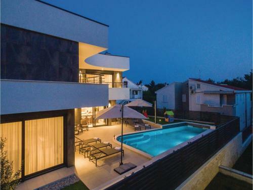 Five-bedroom Holiday Home In Biograd