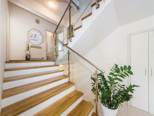 Five-bedroom Holiday Home In Biograd