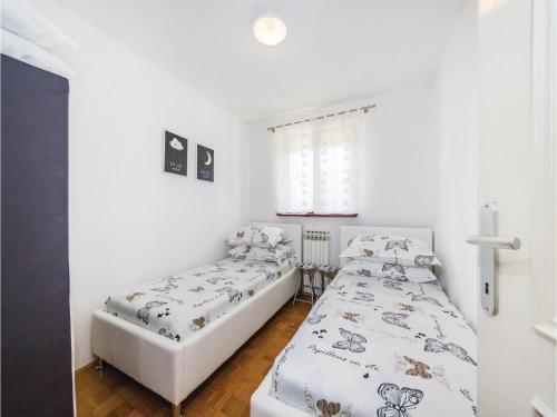 Five-bedroom Holiday Home In Biograd