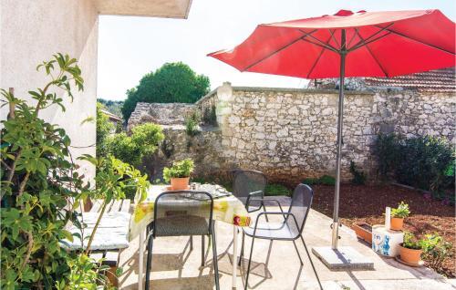 Three-bedroom Apartment In Biograd