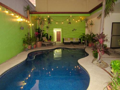 Hotel La Guaria Inn & Suites