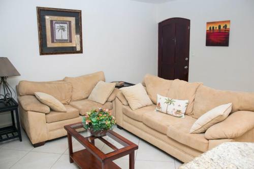 Hotel Las Brisas Resort And Villas