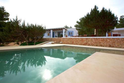 Cala Tarida Villa Sleeps 6 Pool Air Con Wifi
