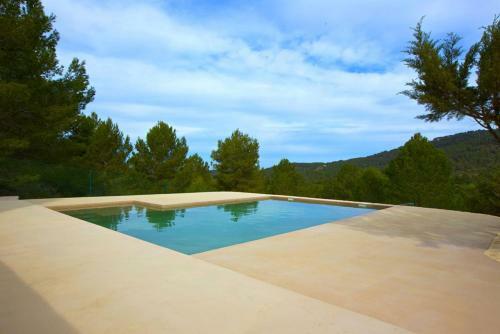 Cala Tarida Villa Sleeps 6 Pool Air Con Wifi