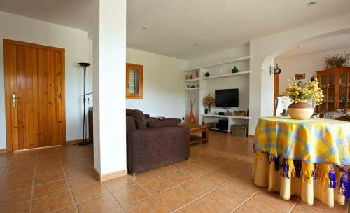 Cala Tarida Villa Sleeps 6 Pool Air Con Wifi