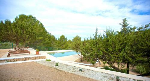 Cala Tarida Villa Sleeps 6 Pool Air Con Wifi