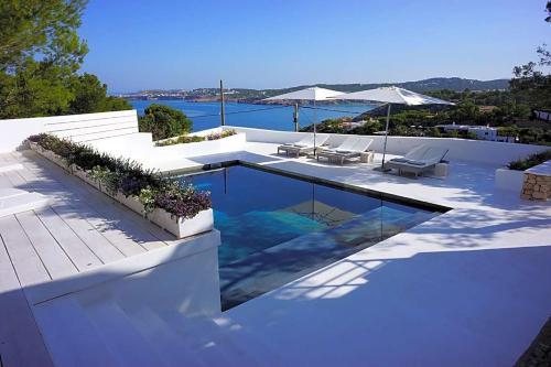 Cala Tarida Villa Sleeps 12 Pool Air Con Wifi
