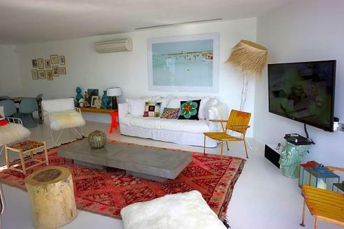 Cala Tarida Villa Sleeps 12 Pool Air Con Wifi