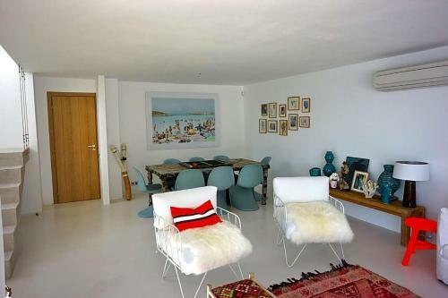 Cala Tarida Villa Sleeps 12 Pool Air Con Wifi