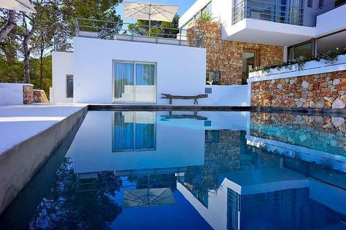 Cala Tarida Villa Sleeps 12 Pool Air Con Wifi