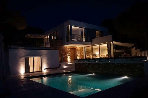 Cala Tarida Villa Sleeps 12 Pool Air Con Wifi
