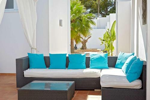 Cala Tarida Villa Sleeps 10 Pool Air Con Wifi
