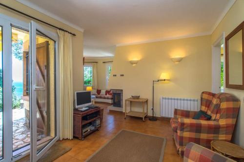 Calella De Palafrugell Apartment Sleeps 4 Pool