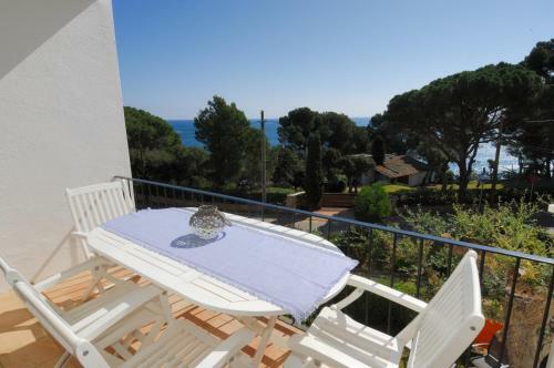 Refurbished Apartment Seaview, Santa Agata