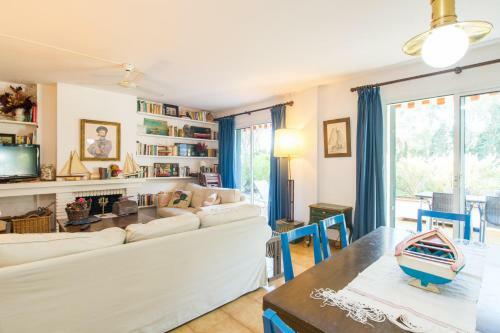 Calella De Palafrugell Apartment Sleeps 6 Pool