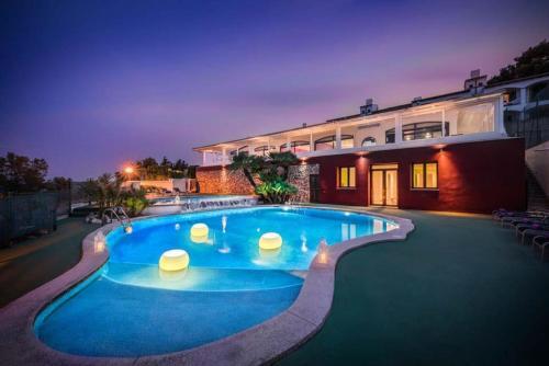 Alcanada Villa Sleeps 12 Pool Air Con Wifi