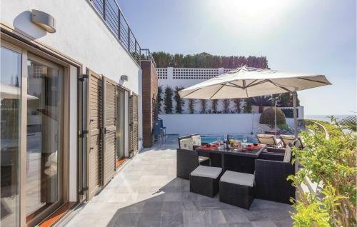 Three-bedroom Holiday Home In Almunecar