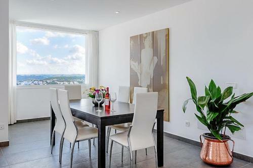 Arenal D'en Castell Villa Sleeps 8 Pool Air Con