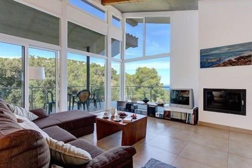 Begur Villa Sleeps 8 Pool Wifi