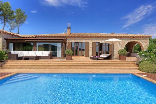 Begur Villa Sleeps 6 Pool Wifi