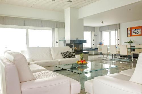 Benitachell Villa Sleeps 6 Pool Air Con Wifi